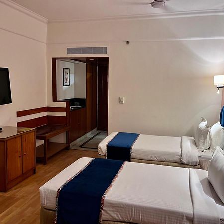 Katriya Hotel&Tower Hyderabad Exterior foto