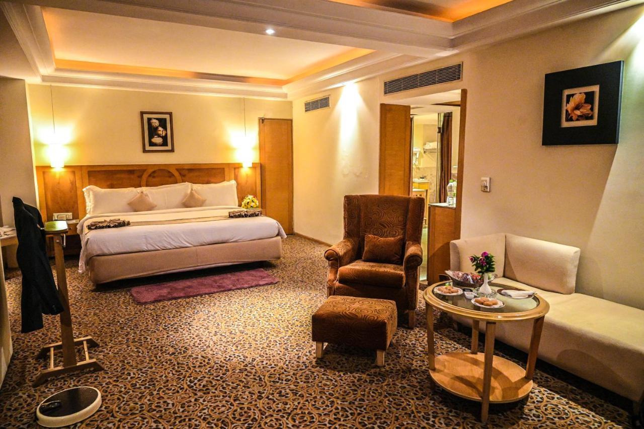 Katriya Hotel&Tower Hyderabad Exterior foto