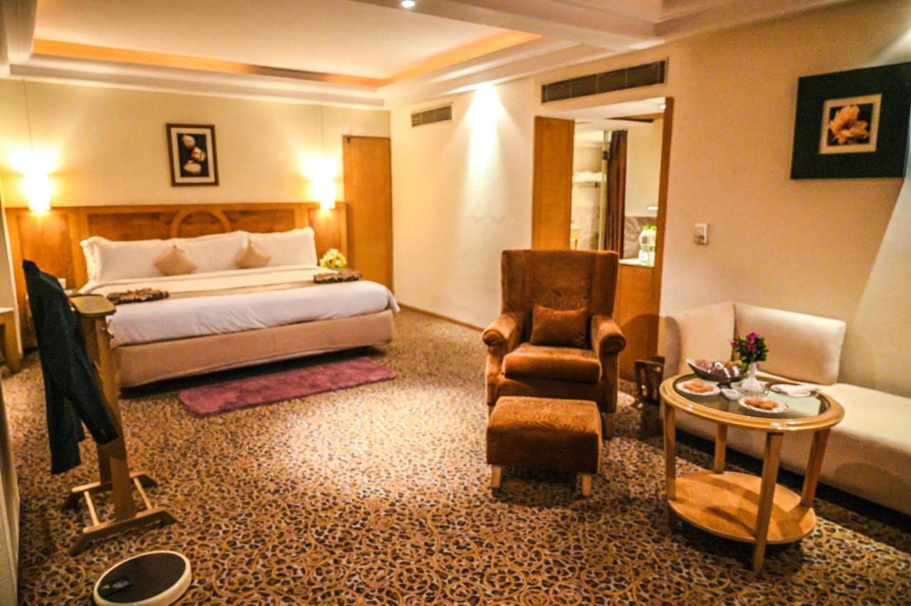Katriya Hotel&Tower Hyderabad Exterior foto