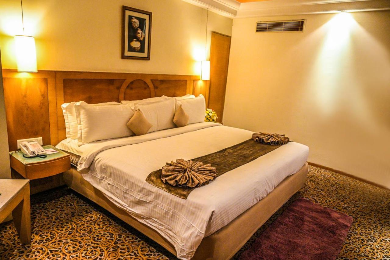 Katriya Hotel&Tower Hyderabad Exterior foto