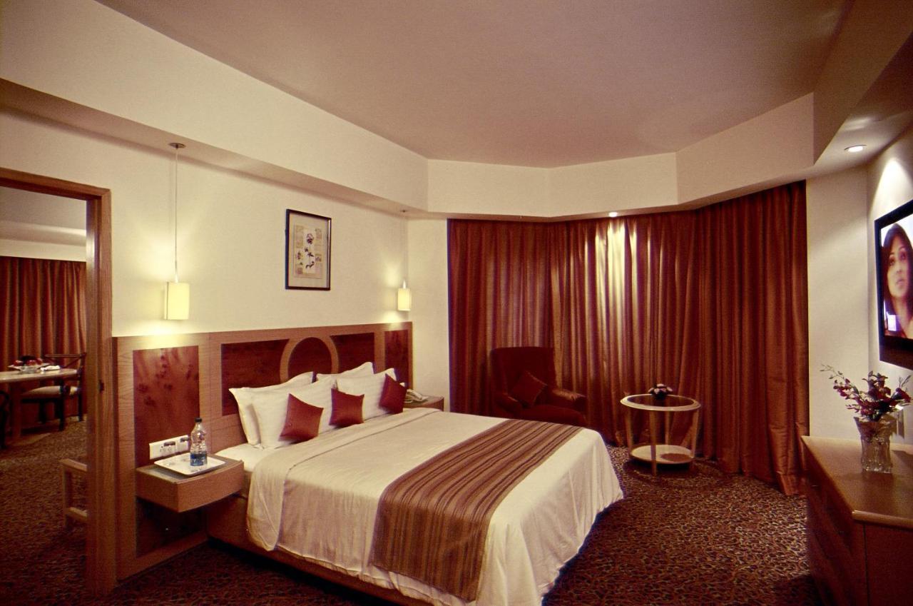 Katriya Hotel&Tower Hyderabad Exterior foto