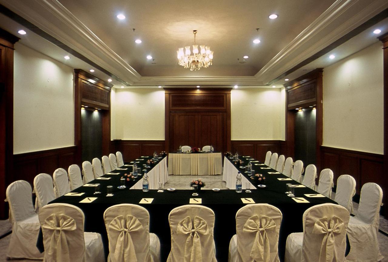 Katriya Hotel&Tower Hyderabad Exterior foto