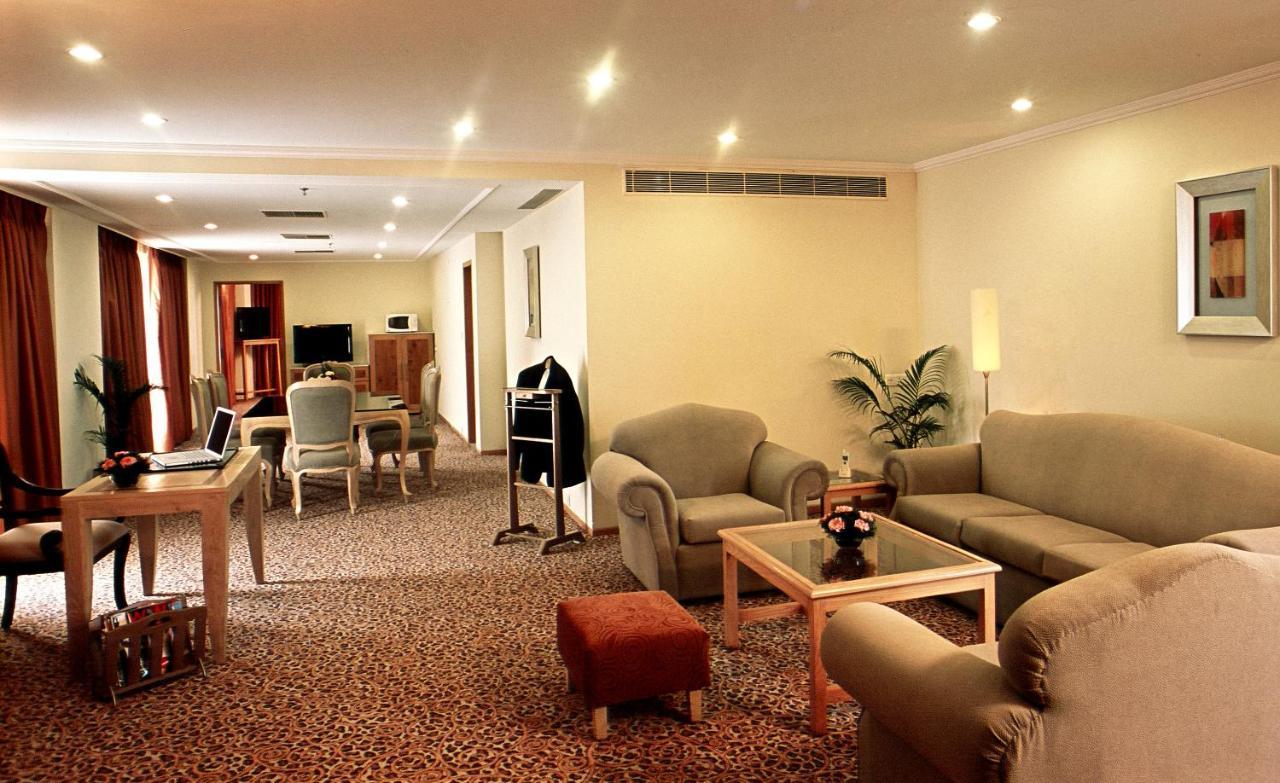 Katriya Hotel&Tower Hyderabad Exterior foto